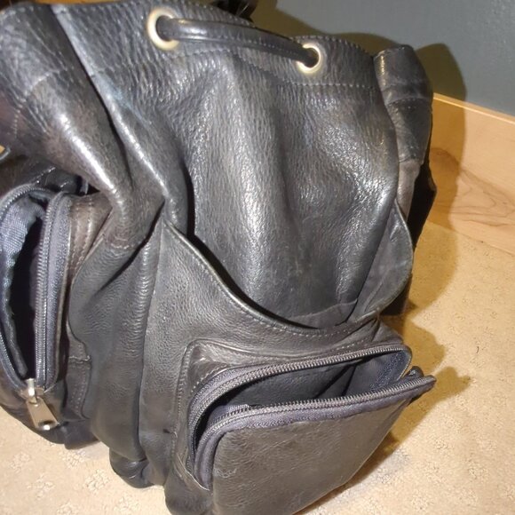 Boulder Ridge Leather Backpack - Picture 12 of 16